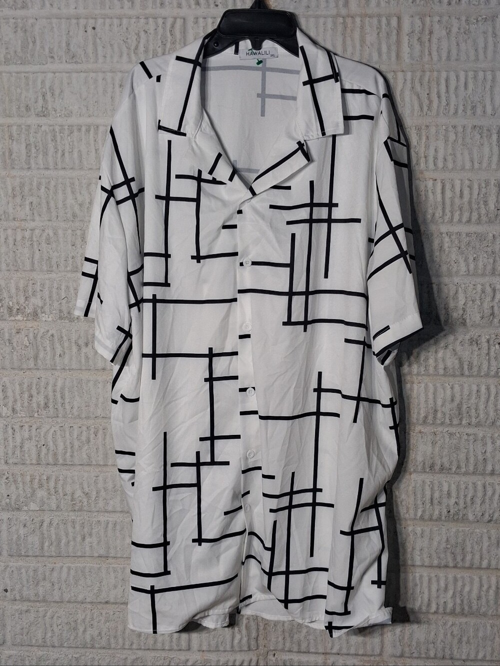 Hawalili White & Black Grid Short-Sleeve Shirt In A Mens Size 3XL. EUC Summer